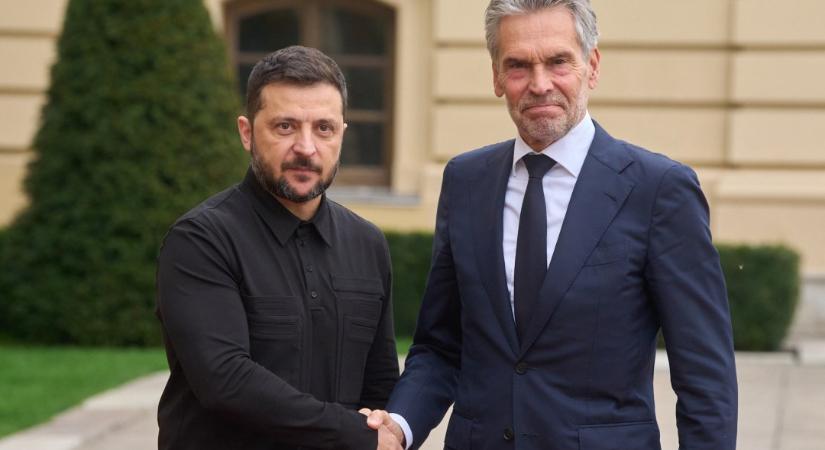 Zelenszkij: Kizárólag ukrán gyártású fegyverekkel támadjuk Oroszországot