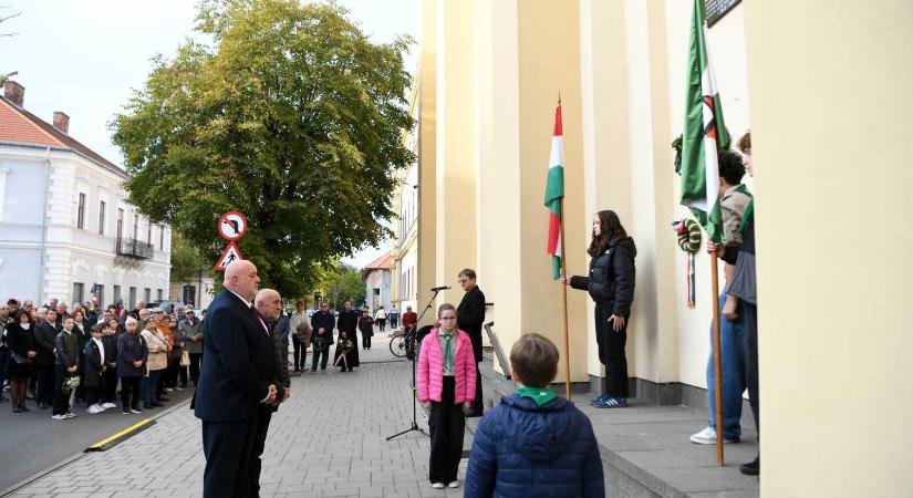 A vértanúk emléke előtt tisztelegtek Szatmárnémetiben