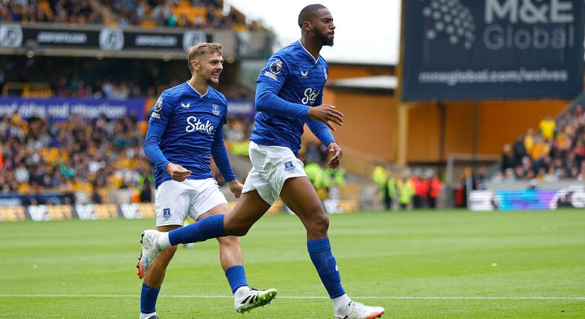 Támadójának a szerződéshosszabbításán dolgozik az Everton – sajtóhír