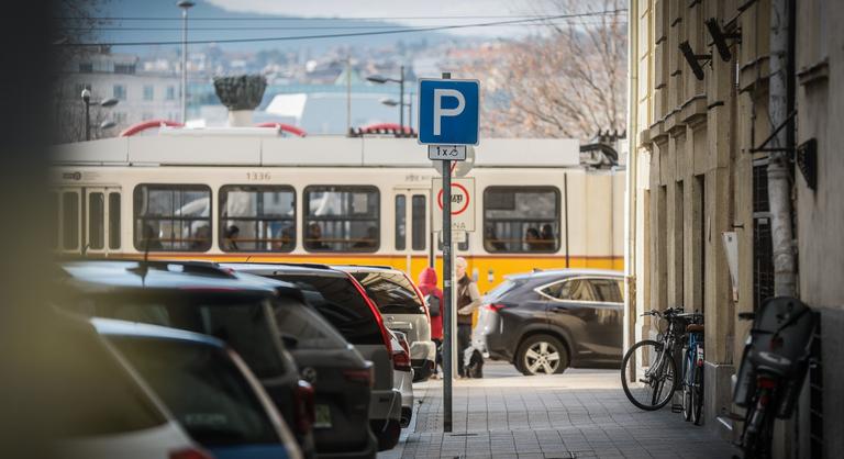 „Önből nemhogy polgármester, képviselő sem lesz” – Tatabánya polgármestere kiakadt