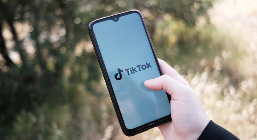 Global Witness: a TikTok pornográf tartalmakat ajánl gyerekeknek