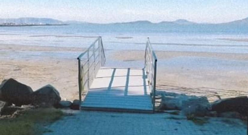 Mintha a tihanyi Belső-tót látnánk: sétálni lehet a kiszáradt Balatonban