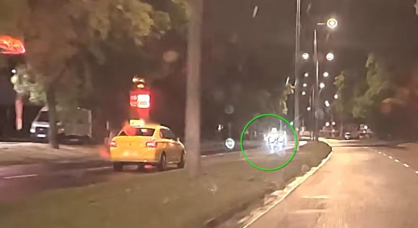 Rémálom a Szentendrei úton: így menekült a taxis – videó
