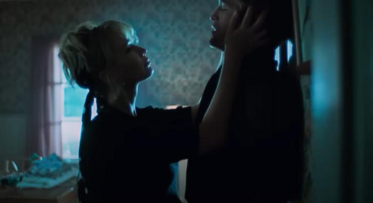 Jennifer Lawrence az őrület szélén táncol Robert Pattinsonnal közös új thrillerje nyomasztó előzetesében