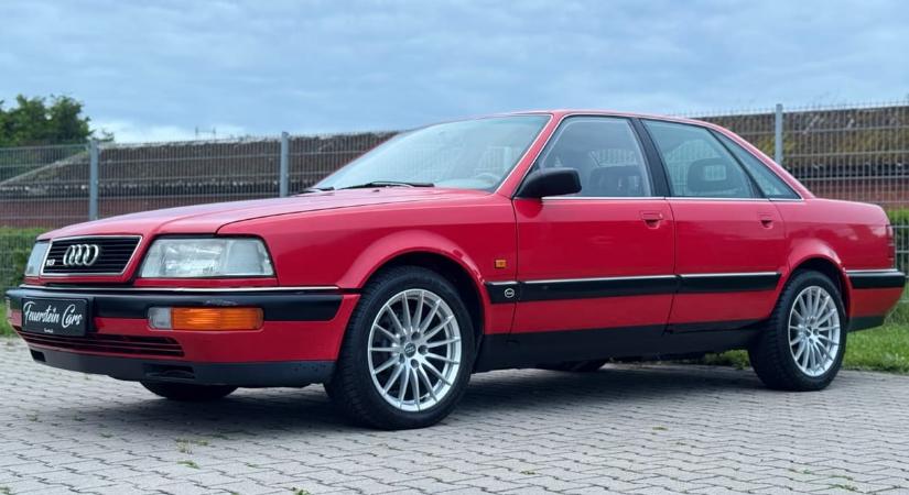 1992-be nyit időkaput ez az alig használt Audi V8 luxusszedán