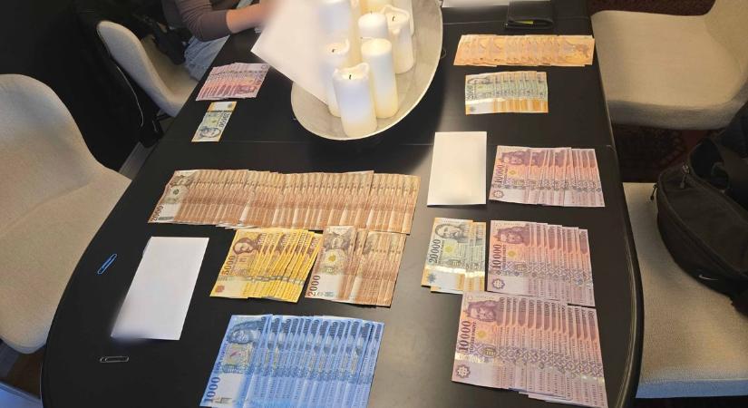 Több száz millió forintnyi kenőpénzt foglaltak le egy budapesti kórház belgyógyászatán