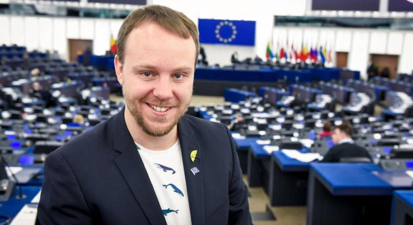 Daniel Freund: az Európai Parlament kiáll Magyar Péter mellett