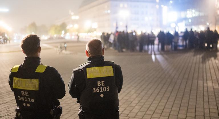 Elszabadulhat a pokol Berlinben, rendőrök ezrei fokozott készültségben a német fővárosban