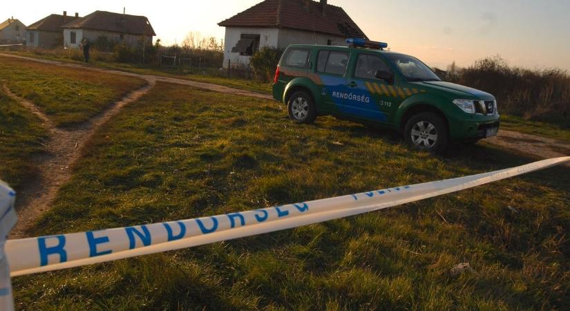 Brutális késelés Hajdú-Biharban, egy ember életéért küzdöttek! - fotókkal
