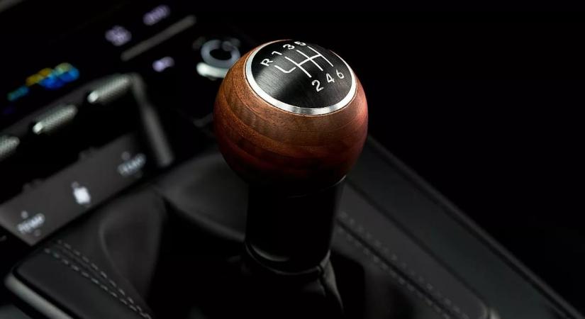 Porsche: Talán meglepő, de az amerikaiak tartják életben a kézi váltós autókat