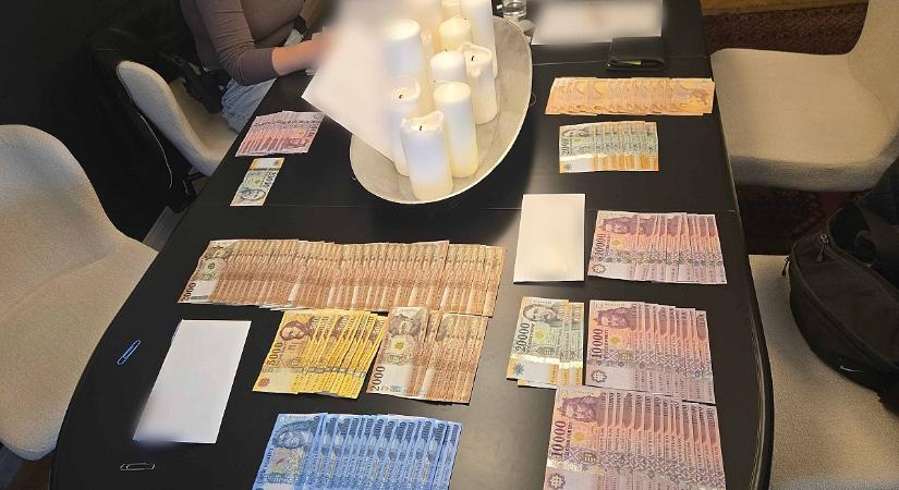 Hatalmas vesztegetés a magyar kórházban - két belgyógyász orvos kezén kattant bilincs