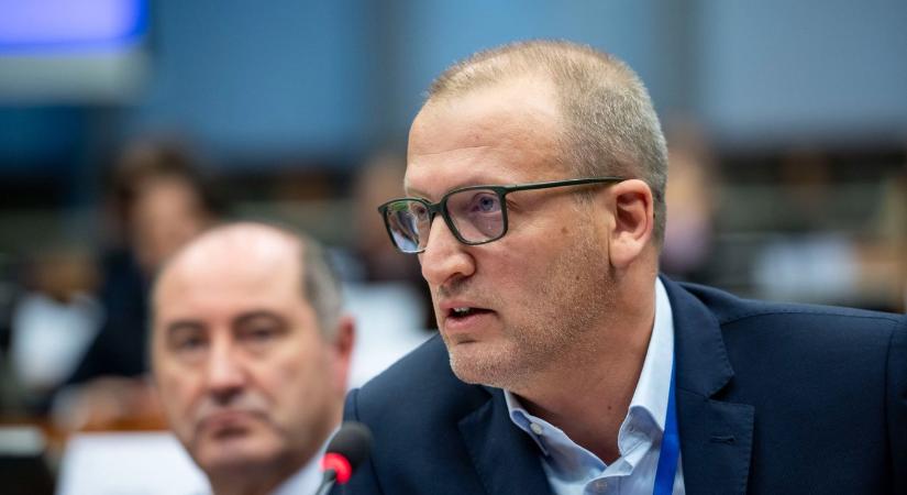 A Tisza új, egészségügyért felelős politikusa kórházi osztályok bezárásáról értekezett