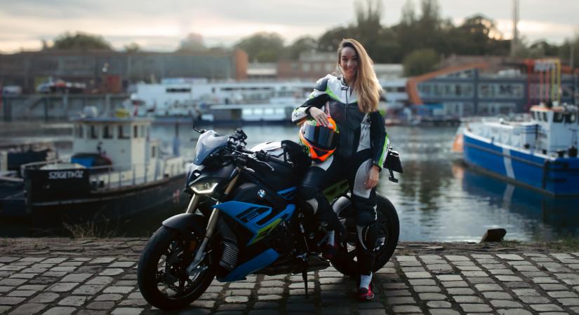 BMW S 1000 R (2025) – a roadsterek izomszagú bestiája