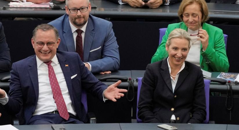Tovább zuhan a német kormánypártok népszerűsége. Az AfD az élen