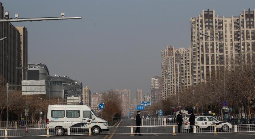 Már az angol mutáns fertőz Pekingben is, újabb szigorítások jönnek