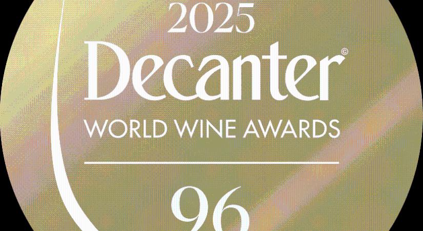 Decanter-arany a Dobogó Pincészetnek