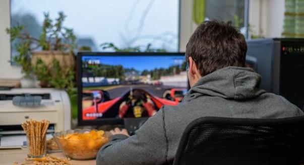 E-sport rajtrács: gamer PC-k, amelyekkel sima a 240 Hz és az F1 24