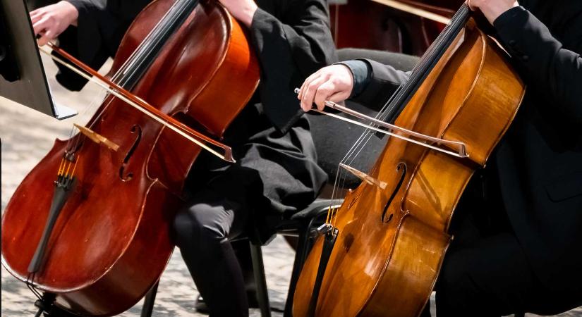 Két kamarazenekar közös koncerttel tiszteleg az ’56-os hősök előtt Sepsiszentgyörgyön