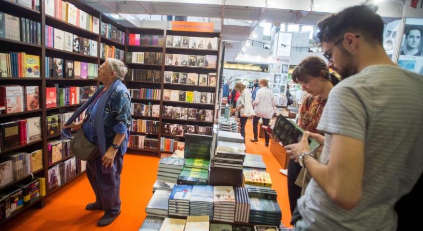 4  1 könyvújdonság a Budapesti Nemzetközi Könyvfesztiválról