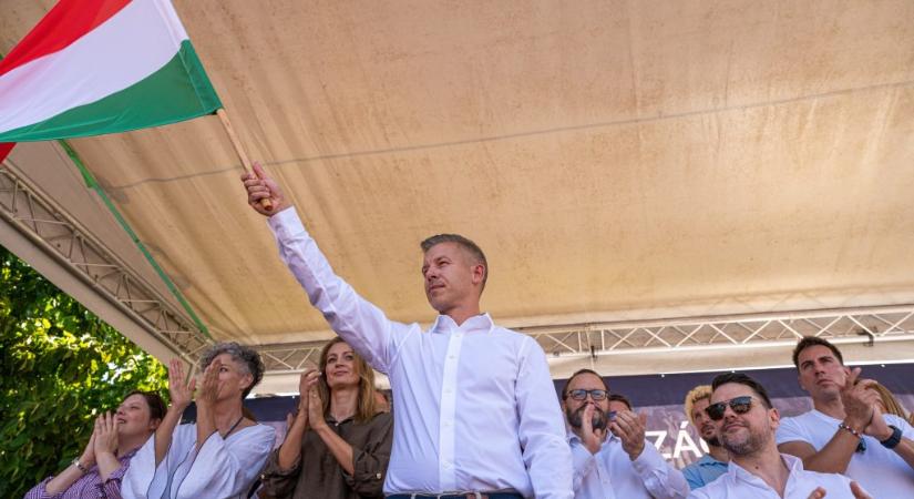 Bloomberg: Magyar Péter miatt erősödhet a forint, a befektetők egy Orbán nélküli Magyarországra fogadnak