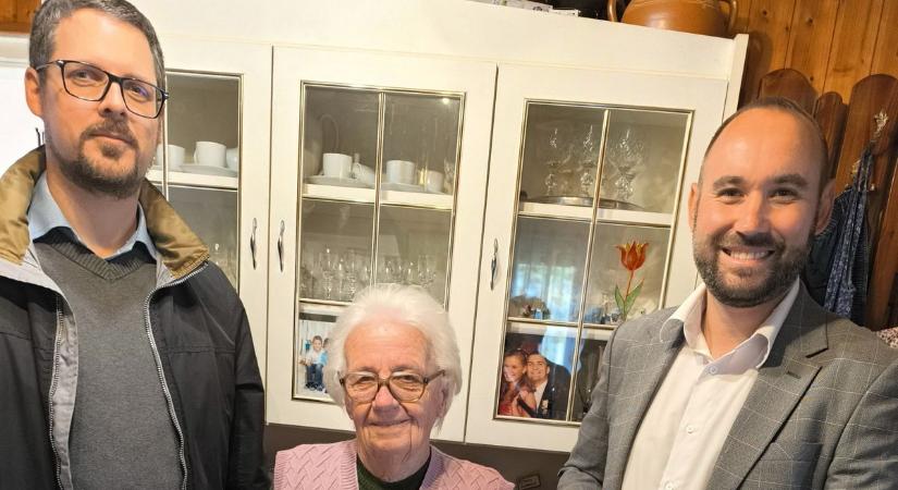 A 90 éves Irén nénit köszöntötték Magyarlakon