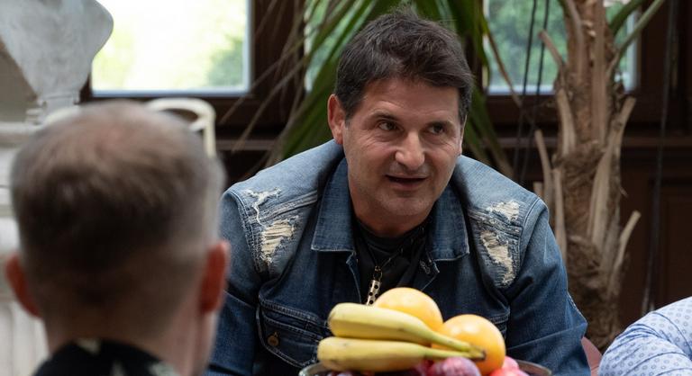 Hajdú Péter szabályt szegett Az Árulókban, kötbért kell fizetnie az RTL-nek