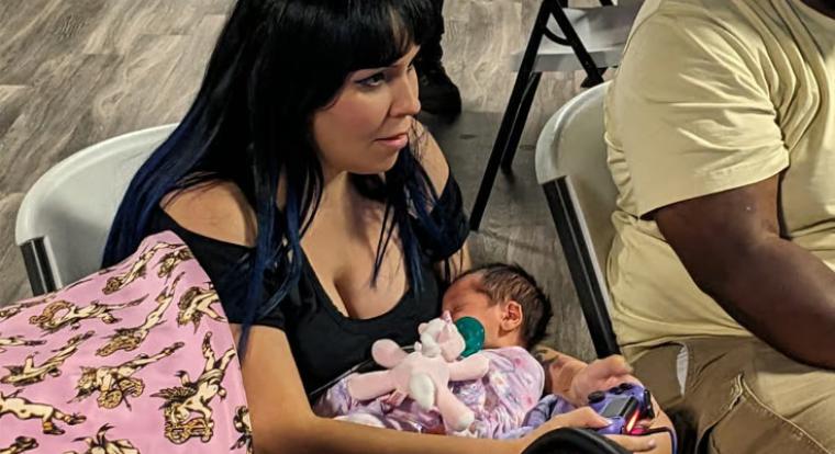 Öt nappal szülés után nyerte meg a Mortal Kombat-versenyt egy floridai anyuka