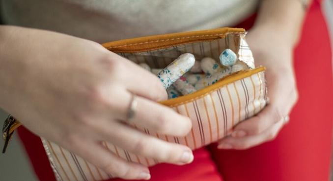 Több mint 250 iskolában lesznek ingyen menstruációs termékek