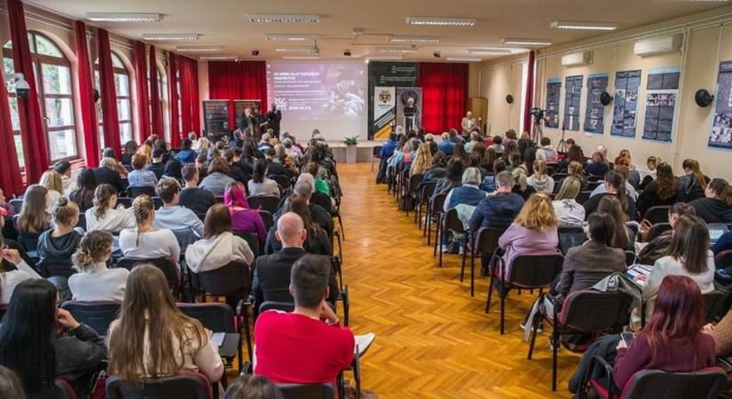 Nemzetközi konferencia Hajdúböszörményben: Az állatok és emberek különleges kapcsolata került reflektorfénybe