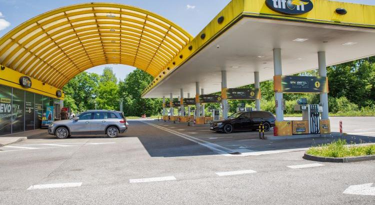 Újabb árváltozást tapasztalhatunk a benzinkutakon