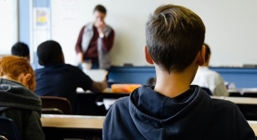Közös jövőt építünk: kormányzati program az autista gyermekek sikeres oktatásáért