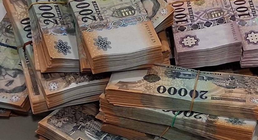 Százmilliókat foglaltak le az orvosoktól – államilag finanszírozott ellátásért tehettek el pénzt