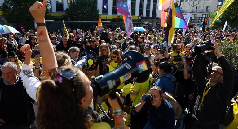 Pécs Pride: idén nemcsak a tüntetőket, de az ellentüntetőket is külföldről támogatták