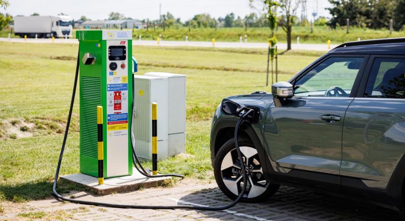 Hihetetlen tempót diktál Magyarországon az elektromos autópiac