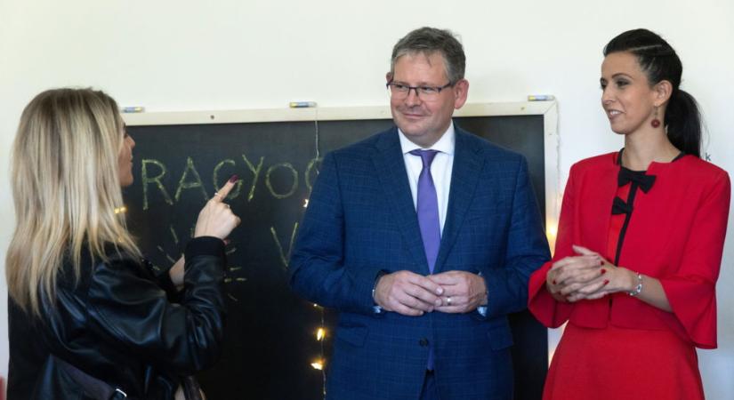 Fogyatékossággal élő gyereket nevelő egyszülős családoknak nyílt központ Budapesten