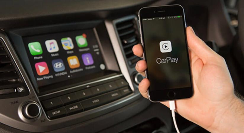 Hasznos okosóra funkciók autósoknak - CarPlay-től a köridőig