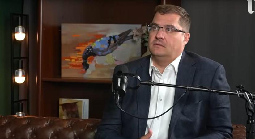 Nagy János államtitkárt Orbán állítólagos grazi kezeléséről is megkérdezték egy podcastban