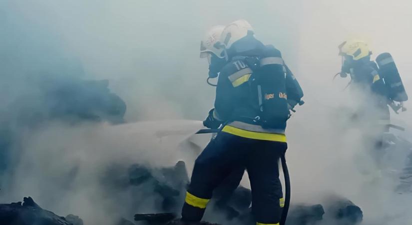Felrobbant a kazán, kórházba került a lakó (galéria)