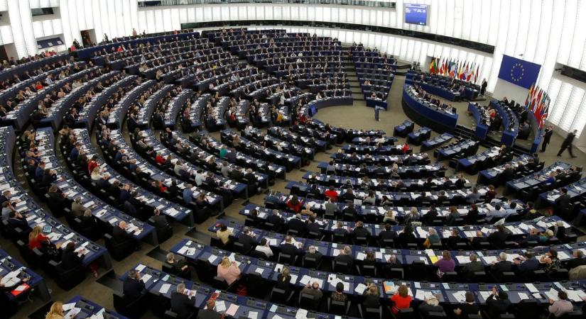 Rejtélyes dolog történt az EP-ben, miközben az Orbán-kormány ádáz ellenségének sorsáról szavaztak