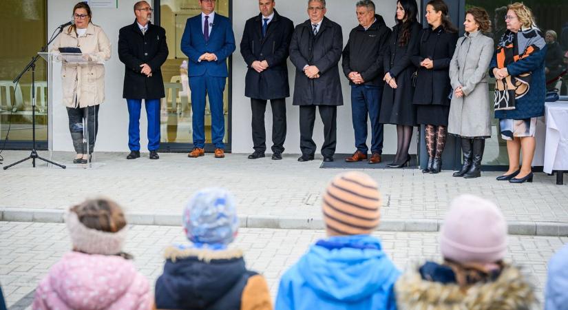 Átadták a korszerű egészségközpontot Fertőszéplakon