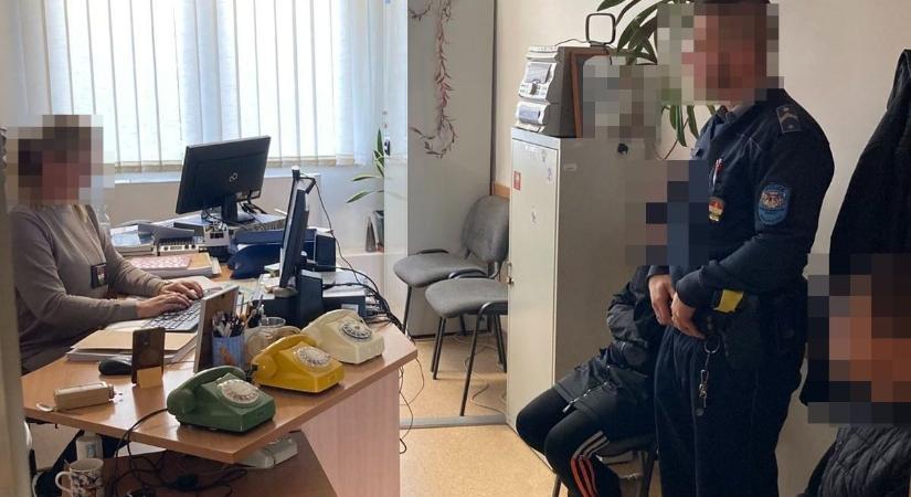 Ne már, ezt ennyire nagyüzemben lopják Nyíregyházán? Tök mindegy, hogy közterület, fogják és viszik!