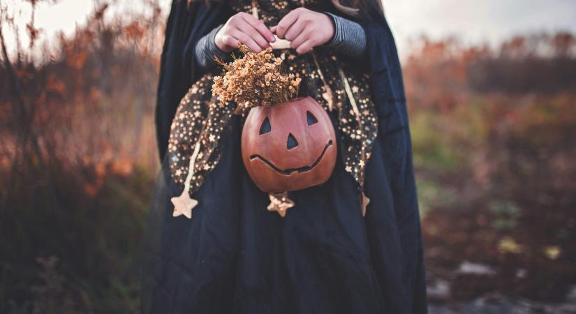 Szeress bele a lányba, aki imádja a Halloweent  túlélési útmutató, ha már beleszerettél