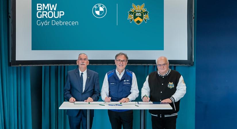 Újabb együttműködés indult a Debreceni Egyetem és a debreceni BMW-gyár között