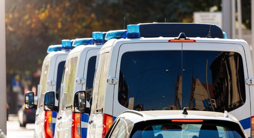 Válságos az állapota a megkéselt ismert polgármesternek, küzdenek az életéért