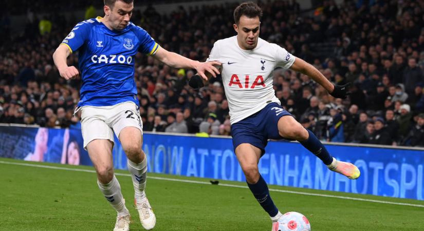 Klub nélküli védőt igazolna az Everton – sajtóhír