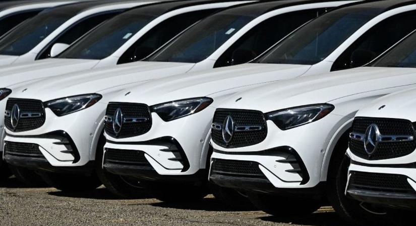 Összerogy a Mercedes: az egyik legfontosabb piacáról szorulhat ki a német gyártó, ha nem talál megoldást