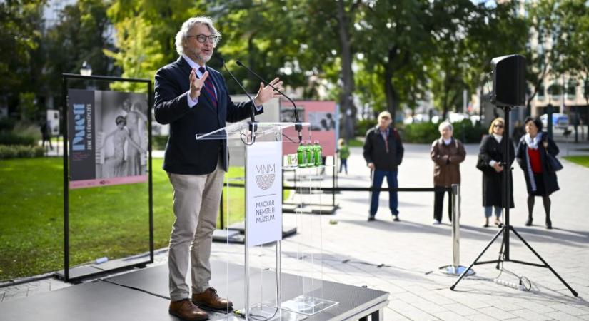 Zenés fotók a Nemzeti Múzeum és a Magyar Zene Háza közös kiállításán