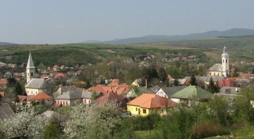 Tragédia helyett hőstett: rendőrök mentették meg a sályi férfit