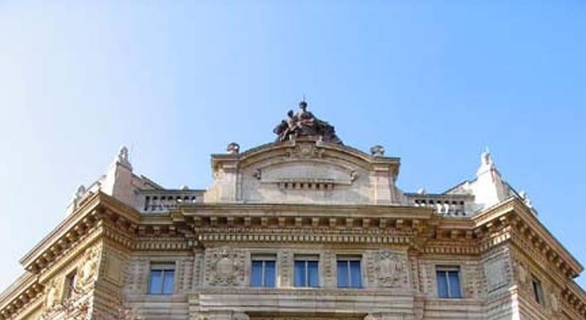 Bármit is akar a kormány, nem vág az alapkamaton az MNB