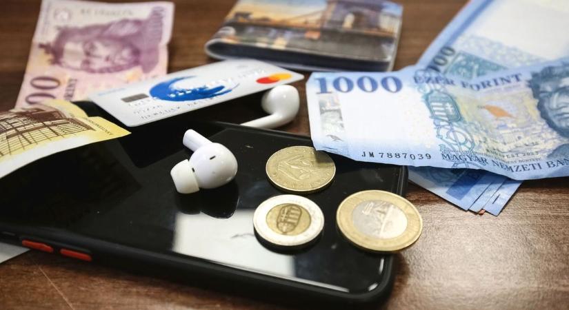 Azt hitte, a bankja menti meg – de épp ott kezdődött a baj